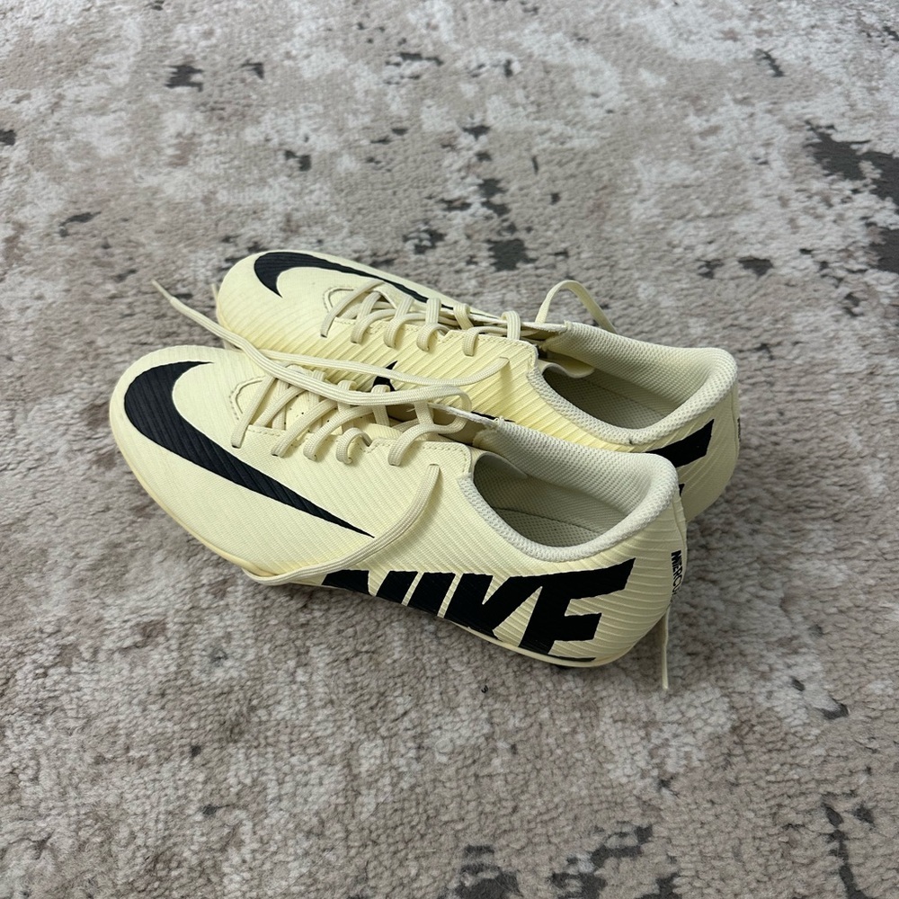 Men's Size 8 Nike Mercurial Zoom Vapor 15 Club FG Lemonade Cleats - Picture 4 of 7